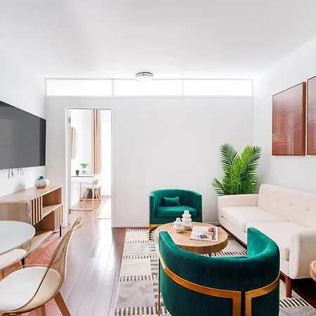 444-4F Newly Furnished Elv 1Br Hells Kitchen Apartment